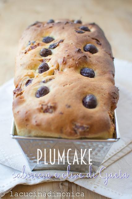 PLUMCAKE CON SALSICCIA E OLIVE DI GAETA