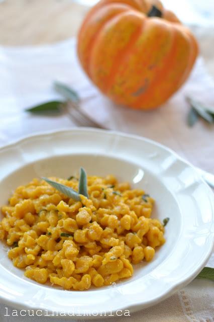 SPATZLE DI ZUCCA AL BURRO E SALVIA