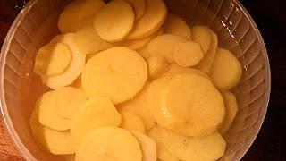 Chips di patate con la friggitrice ad aria