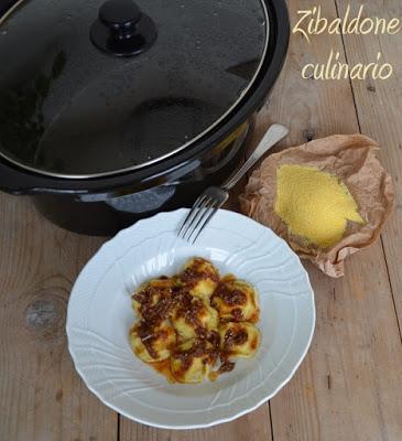 Ravioli di polenta e quartirolo con sugo di brasato al vino rosso