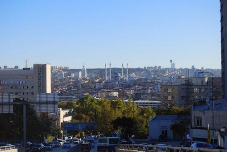 Ankara, una città a strati per una società complessa e variegata