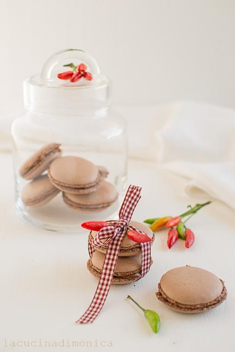 MACARON CON GANACHE AL CIOCCOLATO E PEPERONCINO DSC_8494-1