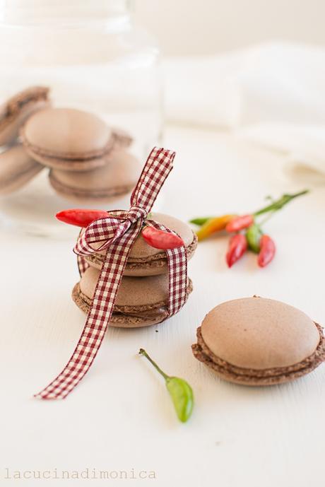 MACARON CON GANACHE AL CIOCCOLATO E PEPERONCINO DSC_8497-1