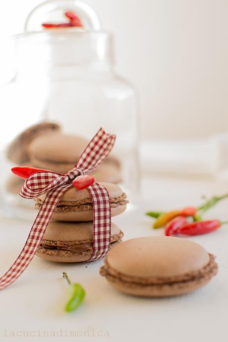 MACARON CON GANACHE AL CIOCCOLATO E PEPERONCINO DSC_8498-1