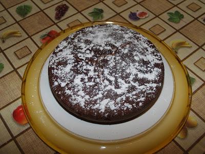 Torta con farina di castagne e cioccolato