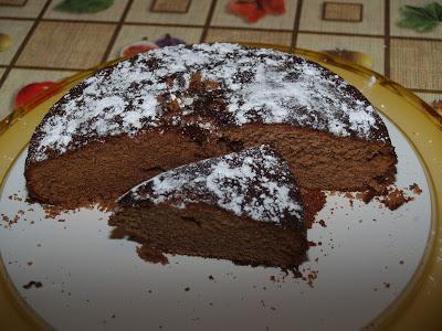 Torta con farina di castagne e cioccolato