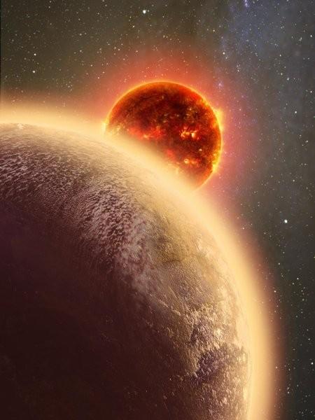 Rappresentazione artistica di GJ 1132b, un pianeta extrasolare roccioso simile alla Terra sia in dimensioni che in massa, in orbita attorno ad una stella nana rossa. GJ 1132b è relativamente freddo, pari a 232 gradi centigradi, e potenzialmente potrebbe essere ricoperto da un’atmosfera. A una distanza di soli 39 anni luce dalla Terra, sarà un target primario per studi ulteriori con Hubble Space Telescope e con i futuri osservatori da Terra, come il Giant Magellan Telescope. Crediti: Dana Berry