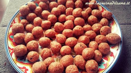 Pastina con Polpettine in Brodo