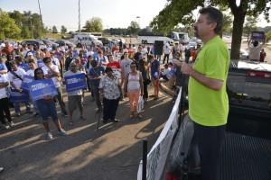 ...i dipendenti Walmart protestano per le assurde condizioni di lavoro alle quali sono sottoposti (Photo credit: UFCW400Local / Foter.com / CC BY)