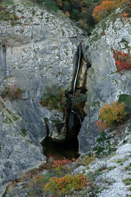 Val Rosandra - su e giù per i calcari con il mare all'orizzonte