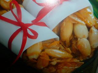 ricette per le fesre - cubbaita di mandorle