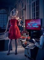 Campari: Presenta il suo nuovo Calendario 2016 con Kate Hudson