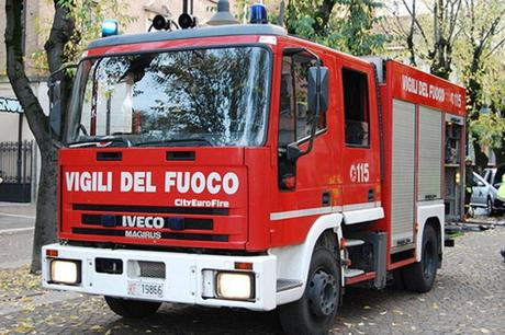 via antonio luise incendio torre del greco