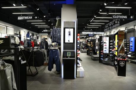 adidas store roma est