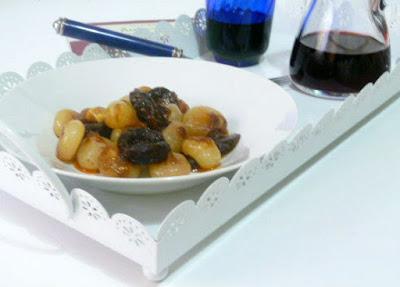 stifado con prugne secche