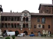 PAVIA. Teatro Mercatino solidale piazza Vittoria Giornata Internazionale contro violenza sulle donne.