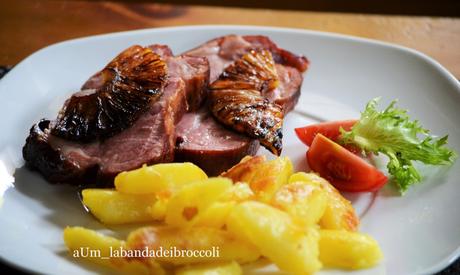 Kasseler con patate saltate e ananas caramellato