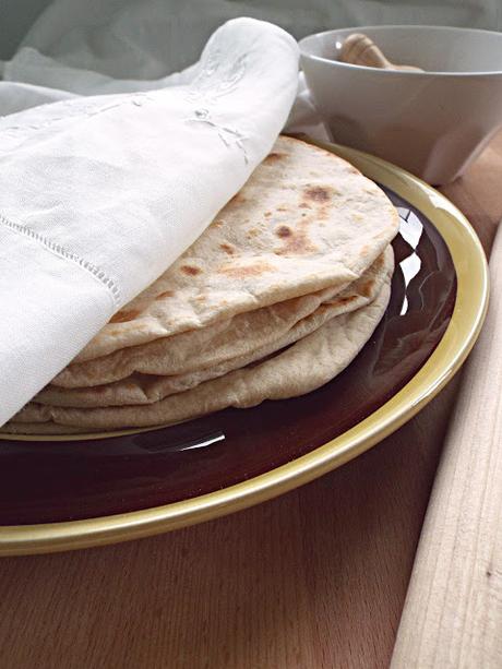 Piadine all'olio extra vergine d'oliva con lievito madre