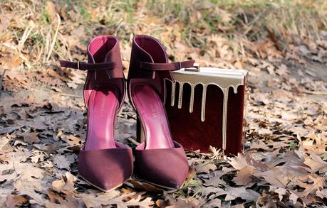 Gonna in pizzo color panna e clutch burgundy
