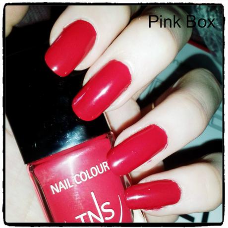 Rosso Dania! Nuovo smalto by Tns Cosmetics con il libro “Un Natale da Chanel”