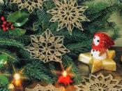 Decorazioni uncinetto Natale: Fiocchi neve dorati