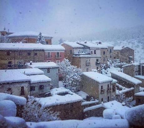 Continua il maltempo al centro sud; fino a oltre un metro di neve in appennino