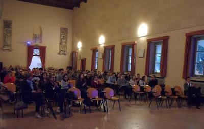 PAVIA. Con l’associazione “Inoltre” in Ateneo si parla di lavoro in ambito farmaceutico.