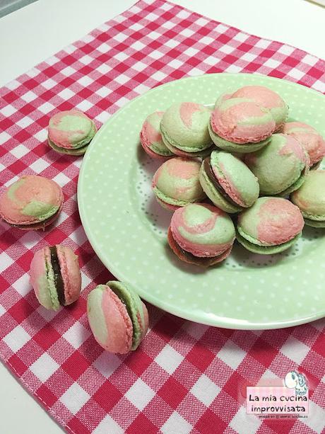 Macarons bicolori ciocco e clementine