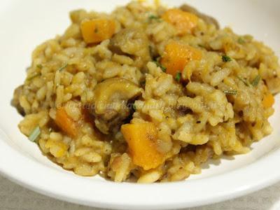 Risotto cremoso con zucca, castagne e profumo di rosmarino