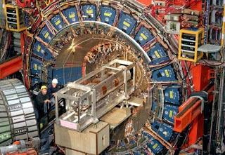 I progetti internazionali sulla fisica delle particelle (neutrini,muoni e altre particelle cosmiche)