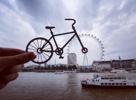 Rich McCor: silhouette di carta e monumenti europei London_Eye