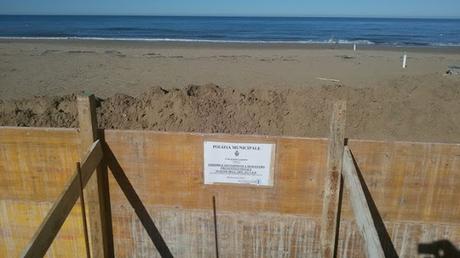 FOTO: Cementificazione sulla spiaggia a Lido del Sole (Rodi Garganico)