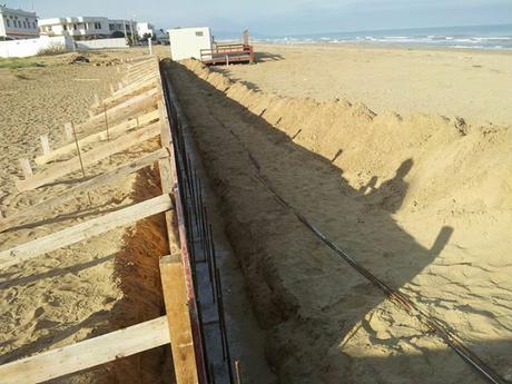 FOTO: Cementificazione sulla spiaggia a Lido del Sole (Rodi Garganico)