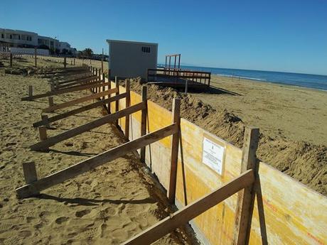 FOTO: Cementificazione sulla spiaggia a Lido del Sole (Rodi Garganico)