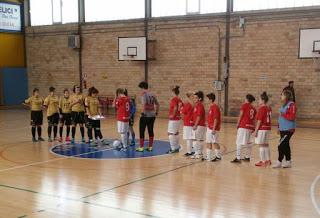 Gadtch e Collefiorito a centrocampo per l'inizio della partita Juniores Calcio a 5 femminile