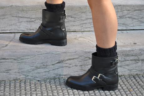 outfit biker boots come abbinare gli stivali biker abbinamento calzettoni e stivali biker come abbinare i calzettoni abbinamento calzettoni biker boots street style stivali modello biker scarpe massimo dutti stivali modello biker massimo dutti how to wear biker boots biker boots outfits how to combine biker boots biker boots massimo dutti outfit autunnali outfit dicembre 2015 fall outfit december outfits mariafelicia magno fashion blogger colorblock by felym fashion blog italiani fashion blogger italiane blog di moda blogger italiane di moda fashion blogger bergamo fashion blogger milano fashion bloggers italy italian fashion blogger influencer italiane italian influencer 