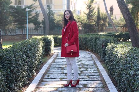 Red power: camicia personalizzata Sumissura e collana Janestone