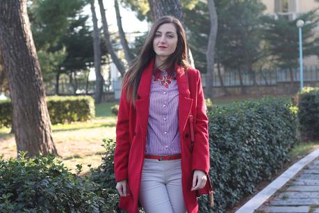 Red power: camicia personalizzata Sumissura e collana Janestone