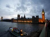 Londra approva bombardamenti Siria impegni incertezze