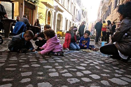 Bambini in serio pericolo a Monti questo weekend. A Via Urbana qualcuno li salvi dal Primo Municipio