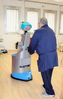 ANCORA. Robot che aiuteranno gli anziani a casa e fuori: si testano DORA,ORO e CORO.