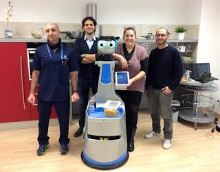 ANCORA. Robot che aiuteranno gli anziani a casa e fuori: si testano DORA,ORO e CORO.