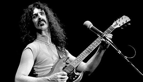 4 Dicembre, giorno funesto per Frank Zappa, di Wazza