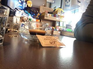 Sentito al bar. Noi a guidare siamo più bravi, dovremmo pagare meno.