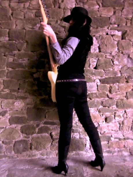 Mad Six Shooter- reprise