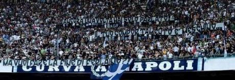 Striscione tifosi Napoli De Laurentiis come Ferlaino