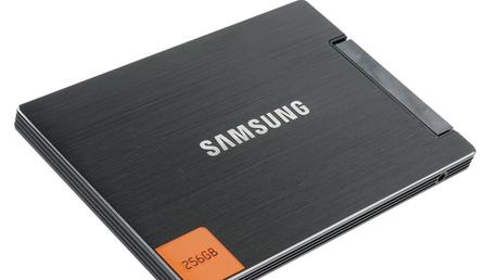 Il prezzo degli SSD è crollato del 10% per quattro quarti consecutivi