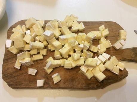 PENNE INTEGRALI ALLA SALSICCIA SU CREMA DI FORMAGGIO BRIE