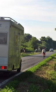 PAVIA. La lettera della Prefettura sul problema del traffico veicolare sull'argine apre scenari complessi.
