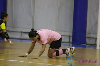 Caputo si dispera dopo il 2 contro portiere sprecato dalla compagna D'Addato del Salinis